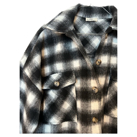 Oversized Plaid Jacket - Picture 3 of 3